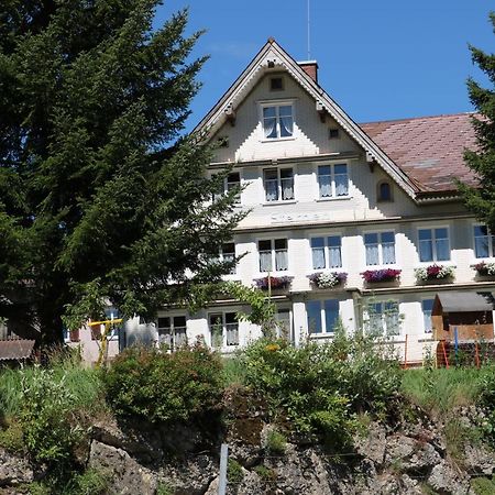 Bed and Breakfast Schlafen Im Sternen Ennetbuehl Nesslau Exterior foto