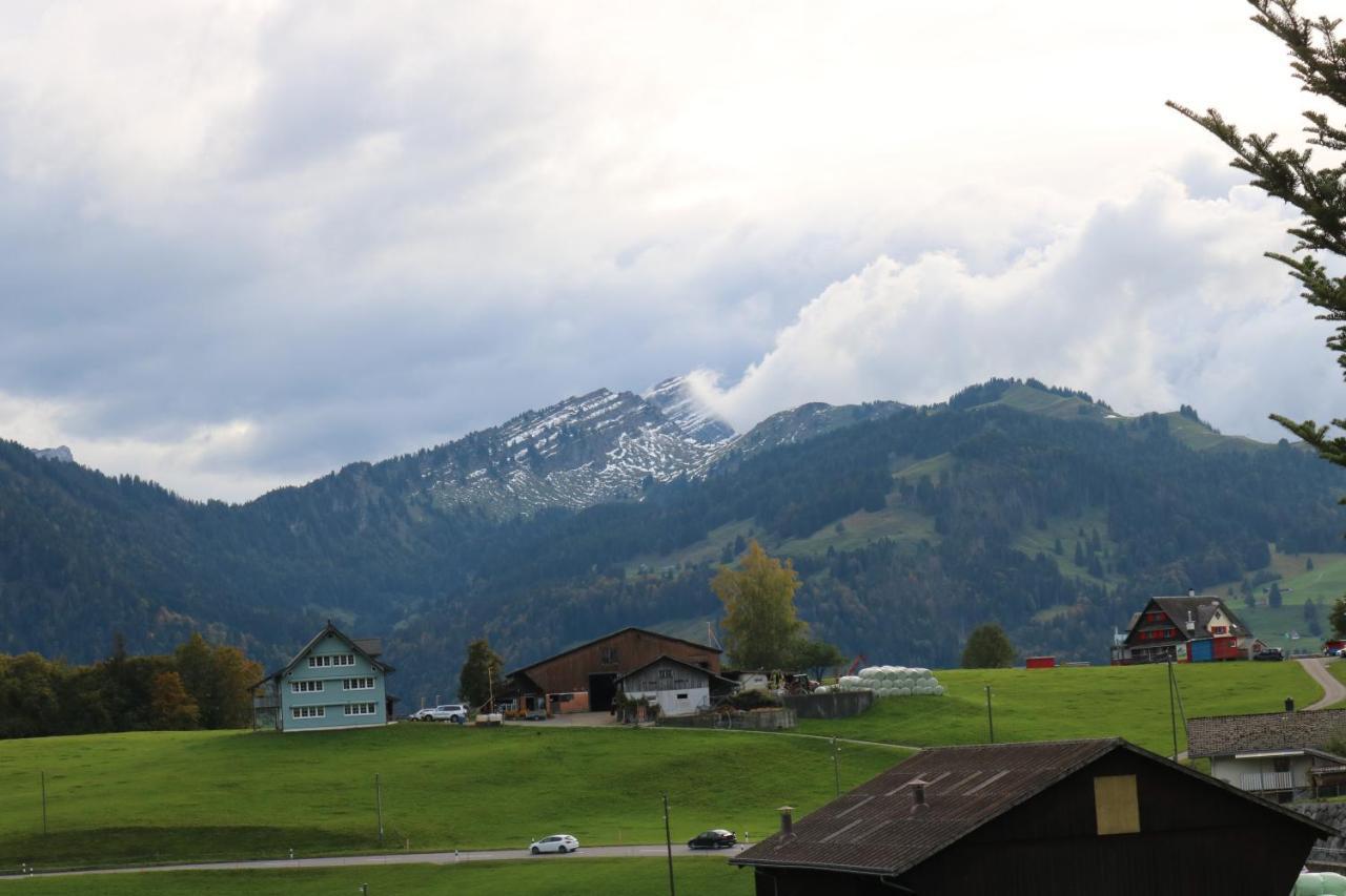 Bed and Breakfast Schlafen Im Sternen Ennetbuehl Nesslau Exterior foto